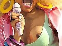 फैमिली स्ट्रोक्स के प्रीफेक्ट पेनी निकोल्स के साथ बीएफ सेक्सी मूवी यंग बैंग